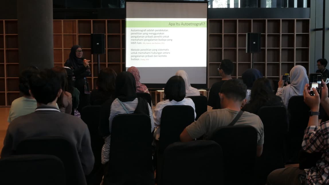 Berita Dosen DKV Itenas Bagikan Pendekatan Autoetnografi dalam Workshop Nasional ArchiveLago