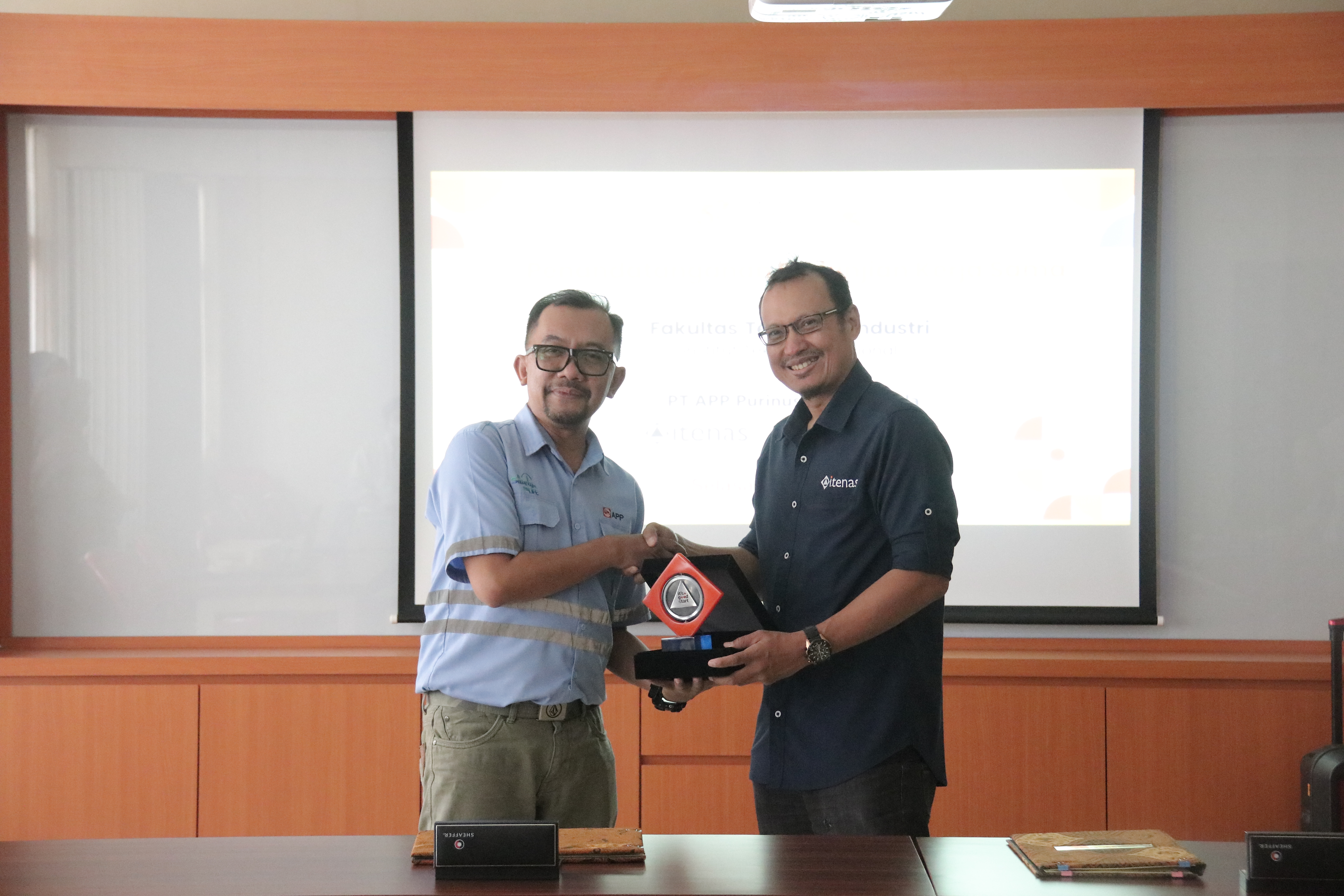 Berita Sinergi Akademik dan Industri, FTI Itenas Resmi Jalin Kerja Sama Strategis dengan PT APP Purinusa Ekapersada