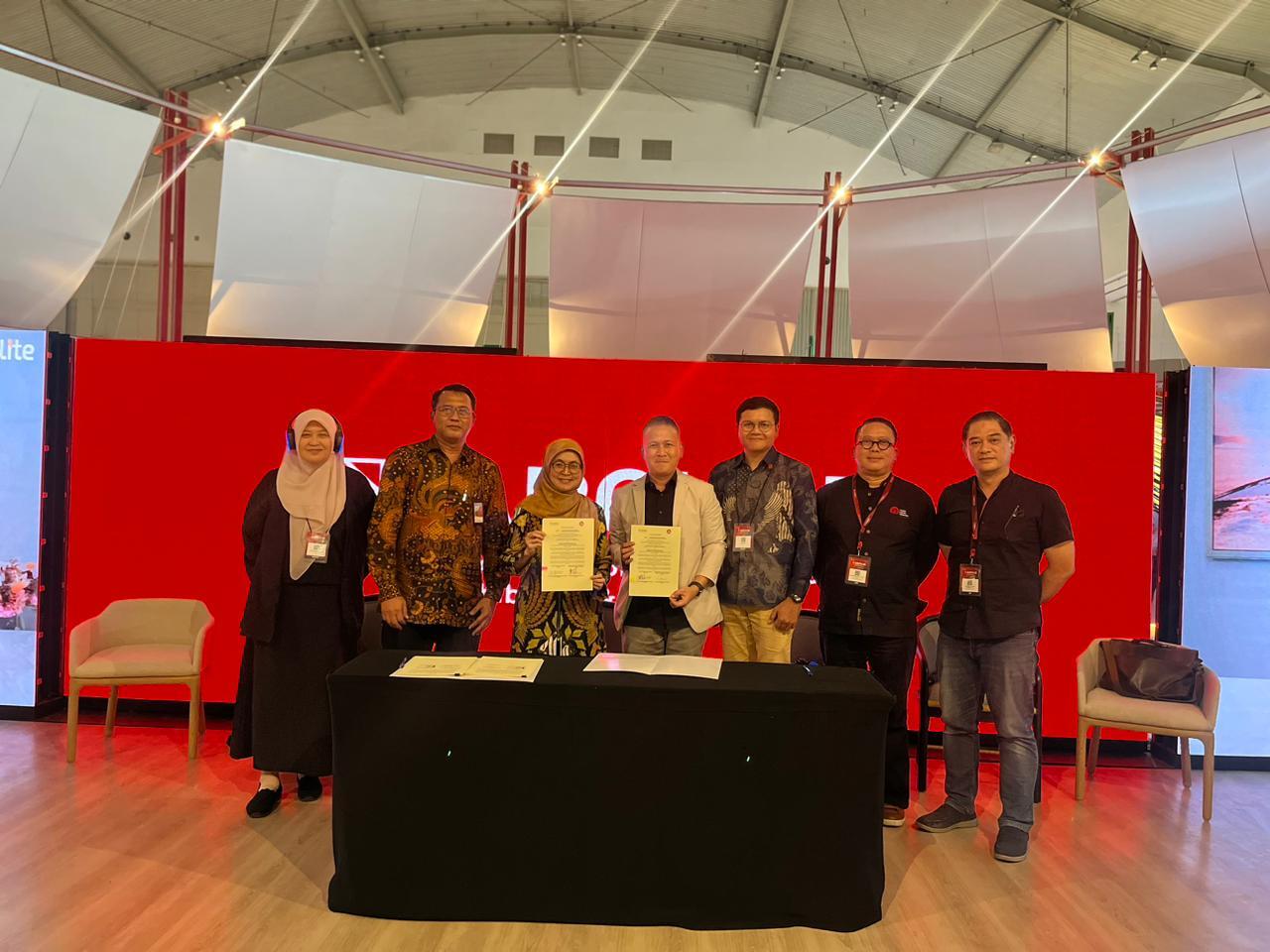 Itenas Bandung Perkuat Kompetensi Lulusan Arsitektur Lewat Penandatanganan MoU dengan SARSI di Ajang ARCH:ID 2026