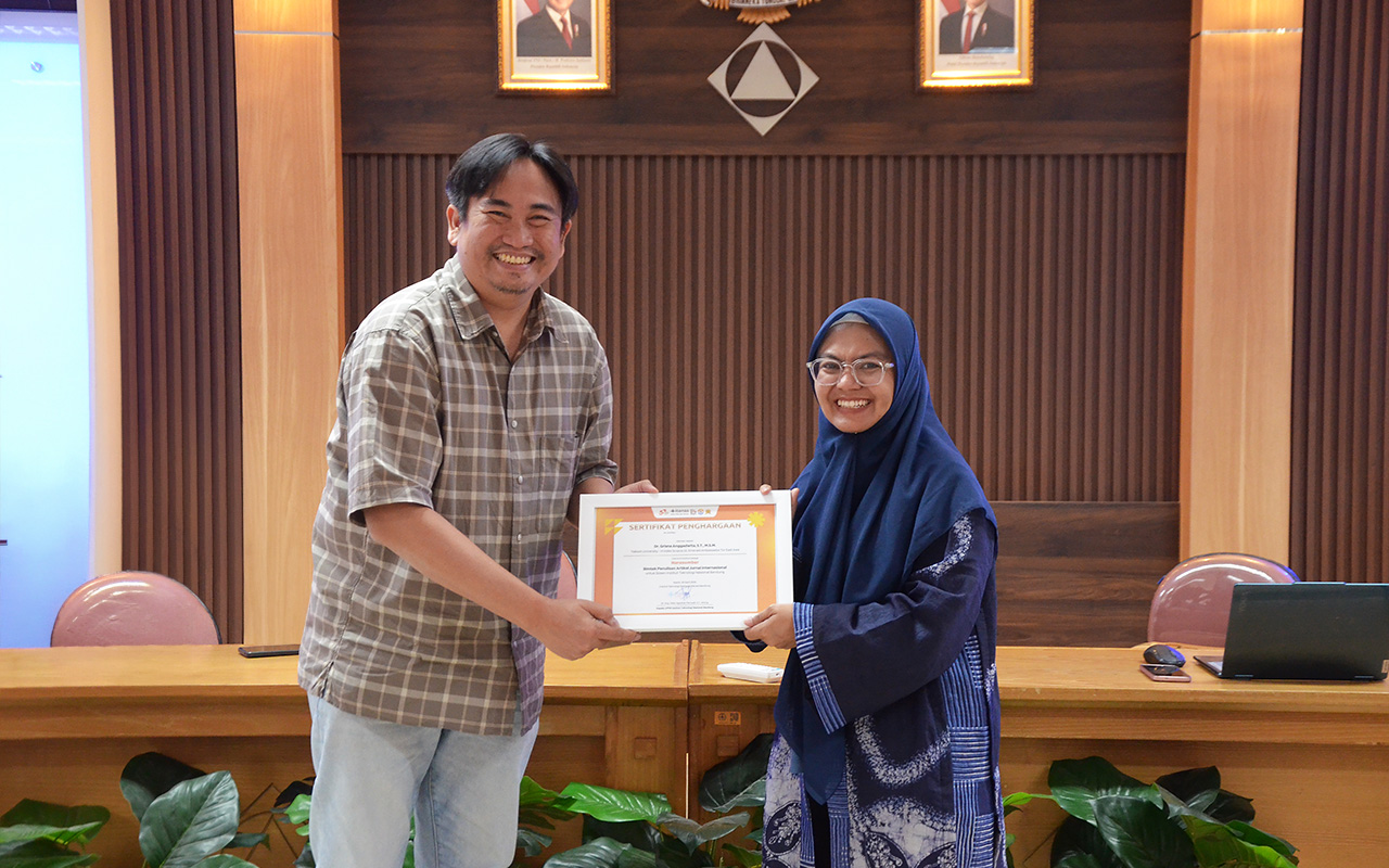Dorong Budaya Publikasi Global, Itenas Gelar Bimtek Penulisan Jurnal Internasional bagi Dosen