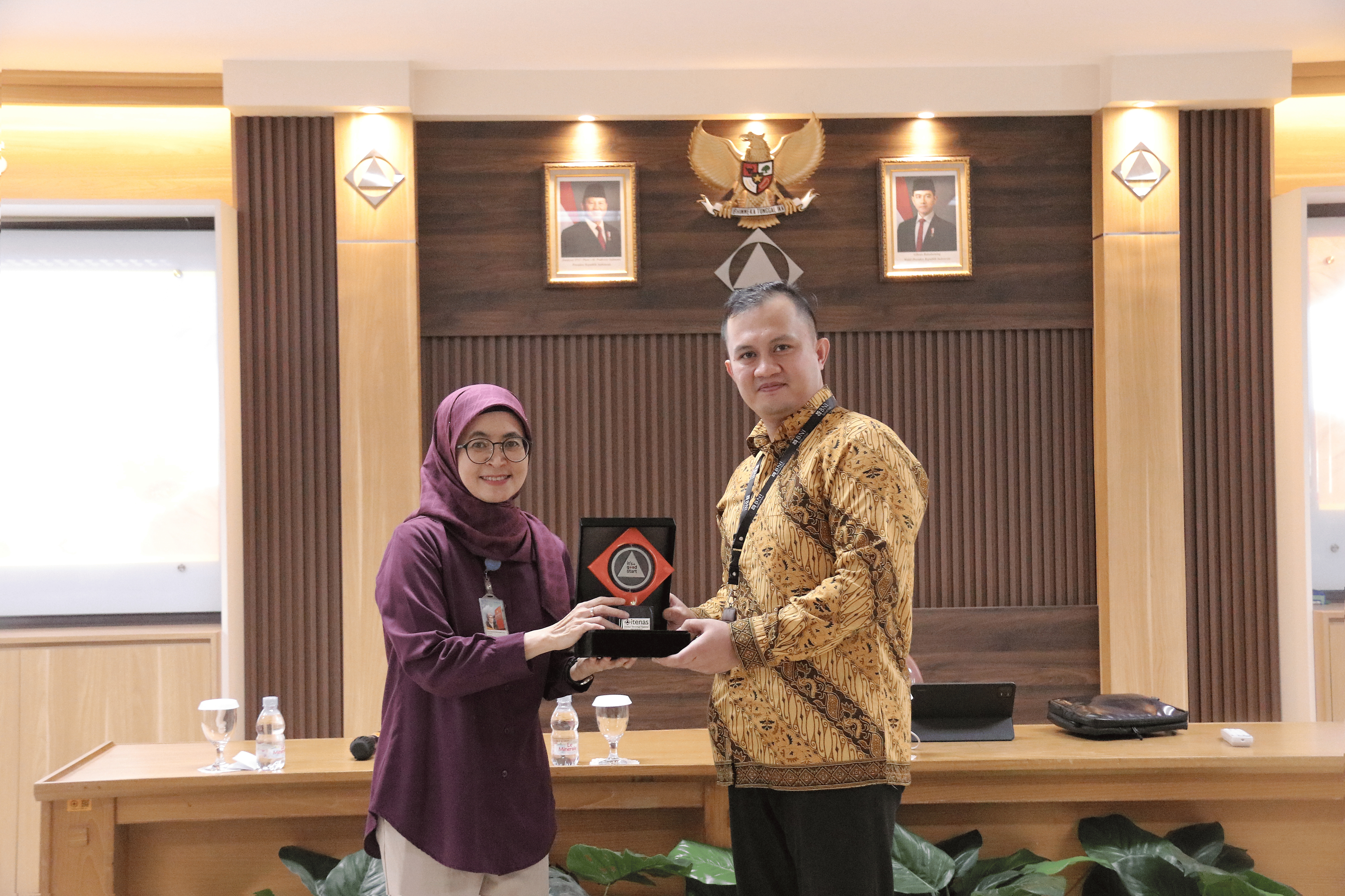 Berita Cetak Generasi Melek Investasi, Itenas dan BNI Sekuritas Buka Wawasan Kecerdasan Finansial di Hari Kartini