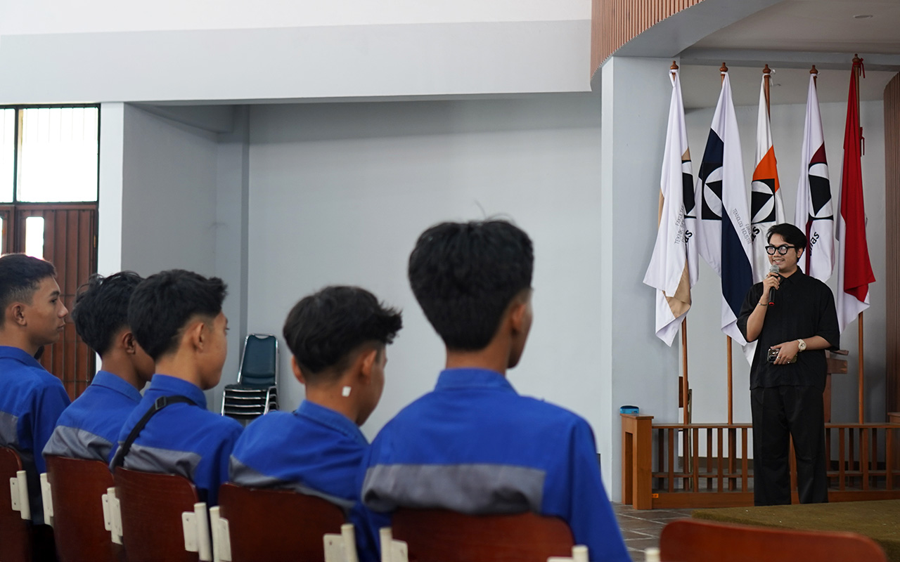 Berita Menjadi Tolok Ukur Dalam Pendidikan Teknik dan Desain, Itenas Terima Kunjungan Industri SMK Izzul Islam Salem Brebes