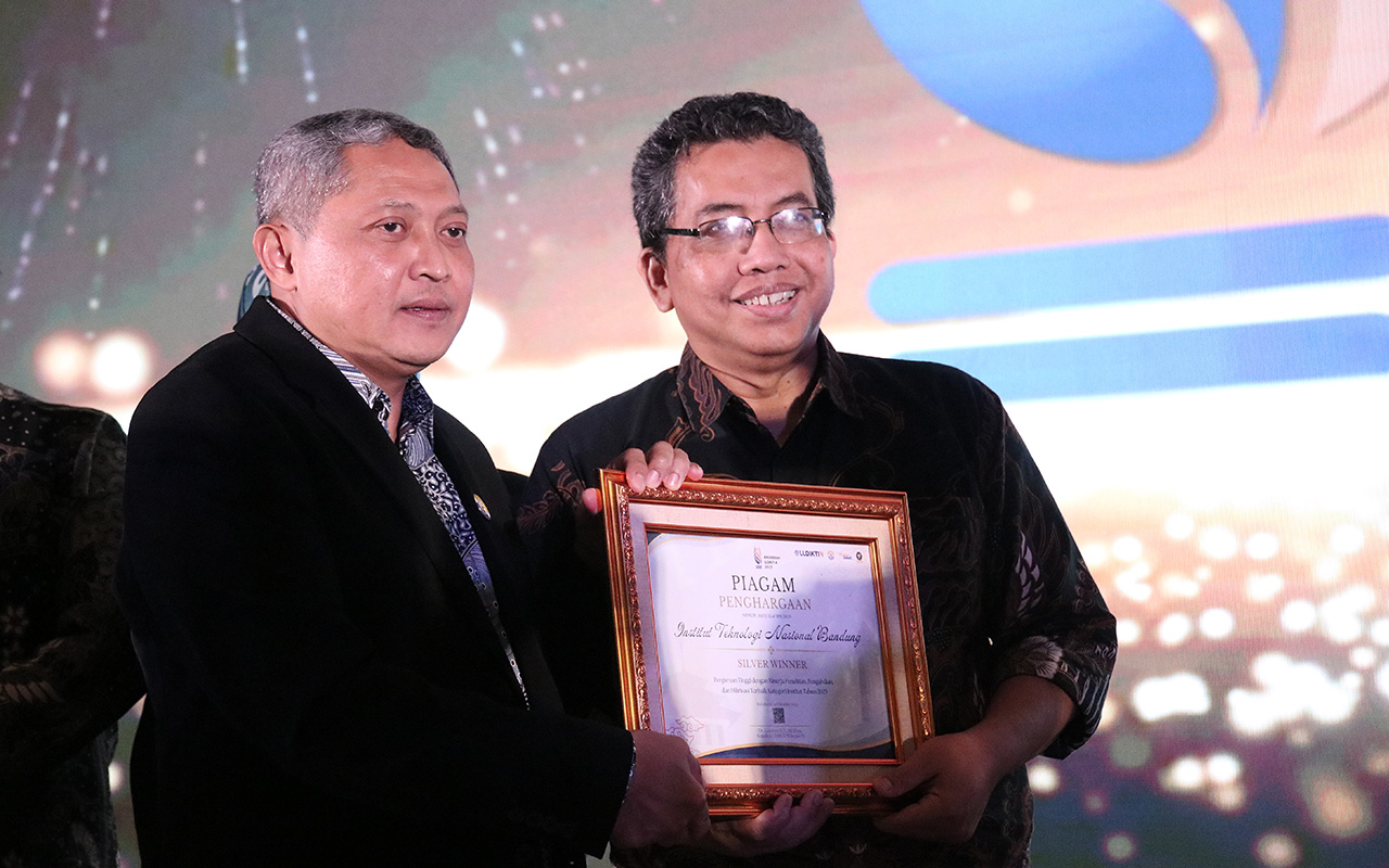 Itenas Borong 4 Penghargaan, Sabet Gold Winner Pengelolaan SPMI Terbaik di Anugerah LLDIKTI Wilayah IV 2025