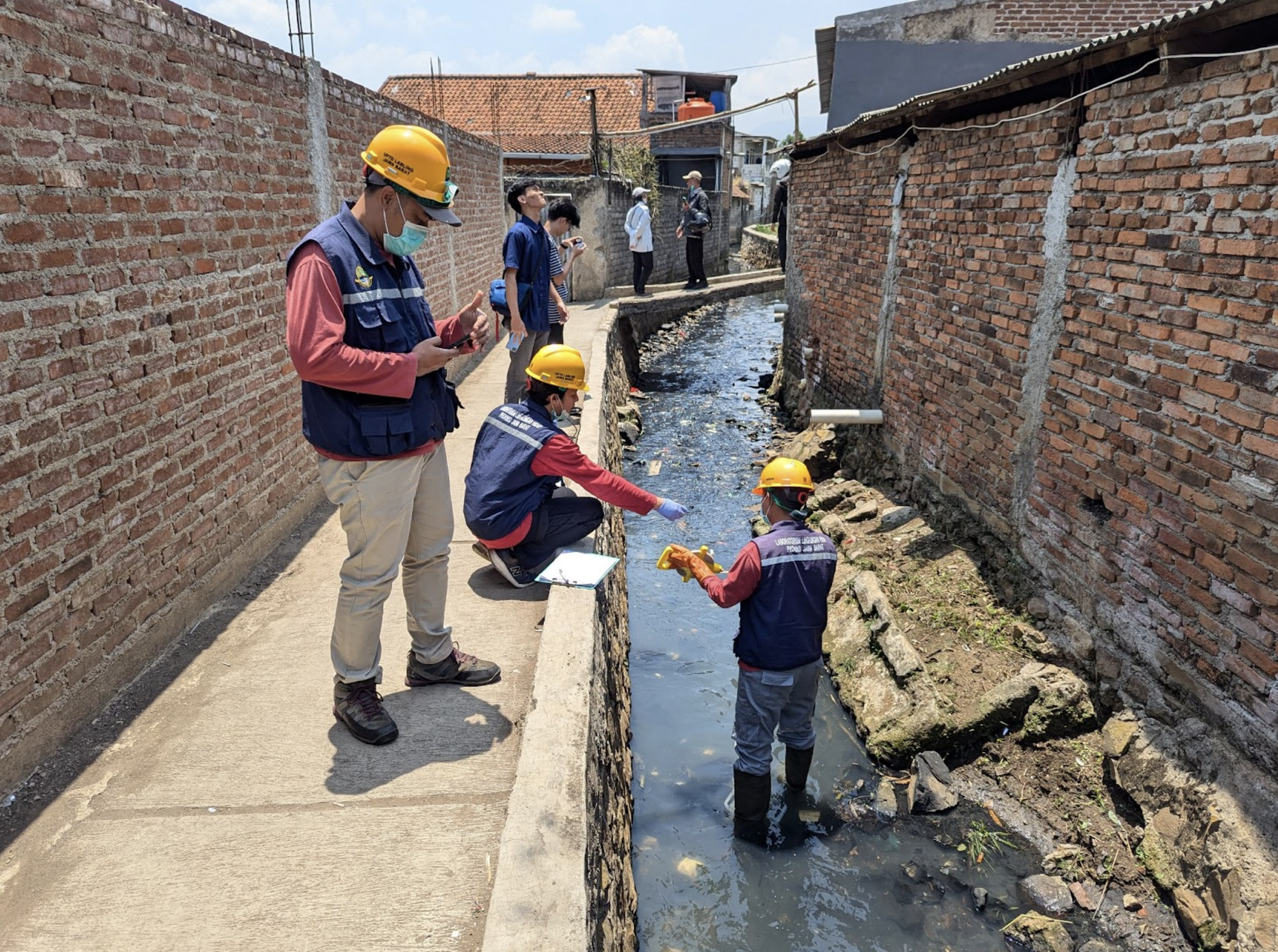 Pengembangan Sistem Informasi Daerah Aliran Sungai Cimahi sebagai Dasar Pengambilan Keputusan Lingkungan bagi Dinas Lingkungan Hidup Kota Cimahi