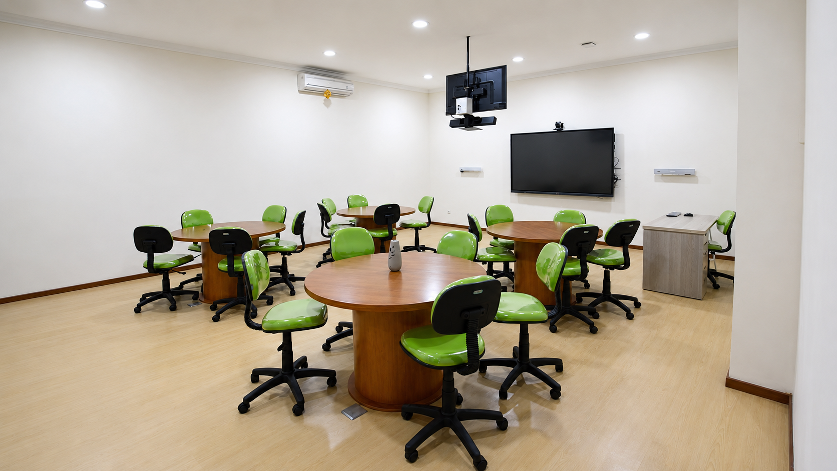 Smart Classroom Itenas
