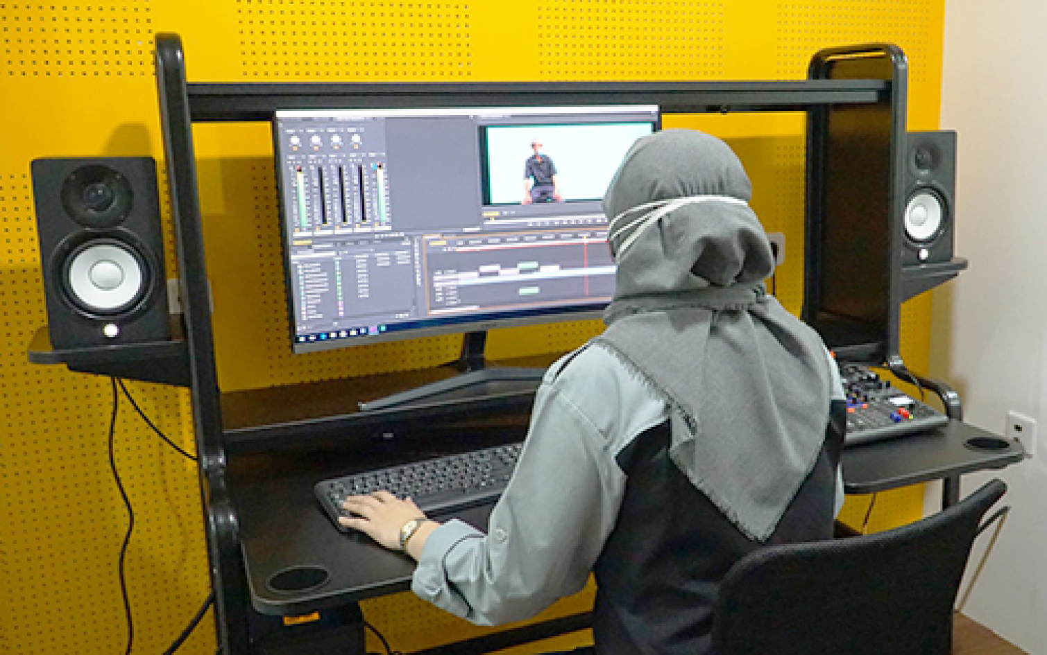 Studio Pembelajaran Daring Itenas