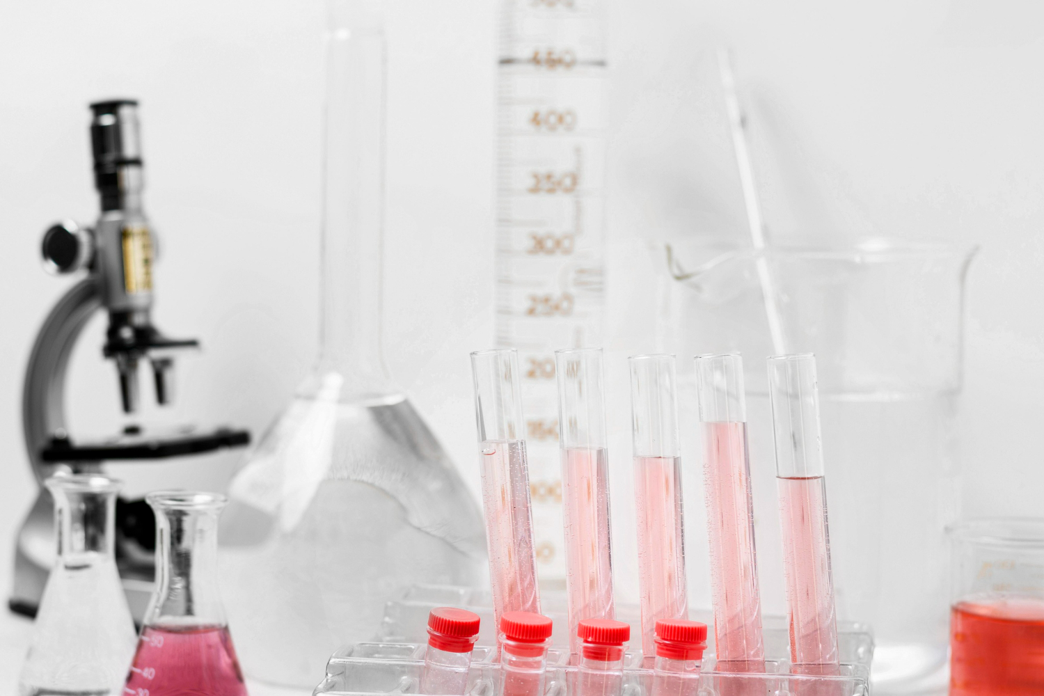 INVESTIGATION OF THE EFFECTS OF TEMPERATURE AND CATALYST ON THE LIQUID PRODUCTS OF WASTE  LUBRICANT OIL CATALYTIC PYROLYSIS - Institut Teknologi Nasional Bandung
