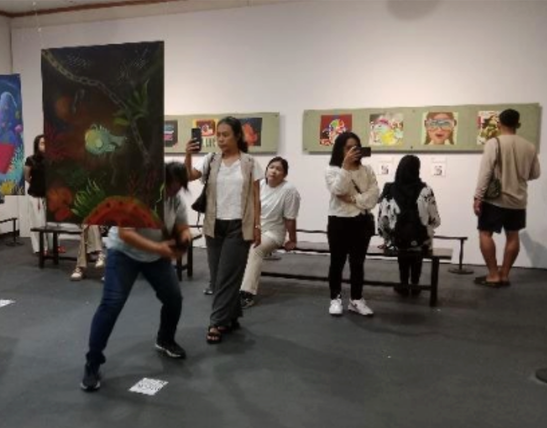 PERANCANGAN LUKISAN AUGMENTED REALITY DALAM MENINGKATKAN KESADARAN MASYARAKAT TERHADAP KERUSAKAN EKOSISTEM LAUT - Institut Teknologi Nasional Bandung