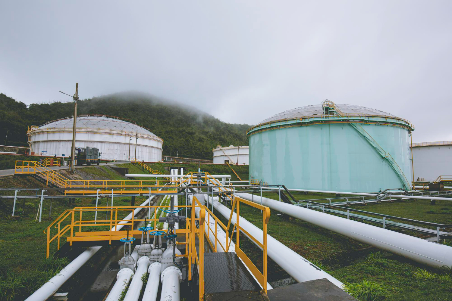 PENENTUAN ALTERNATIF INSTALASI PENGOLAHAN AIR LIMBAH DI DESA SAYATI, KABUPATEN BANDUNG - Institut Teknologi Nasional Bandung